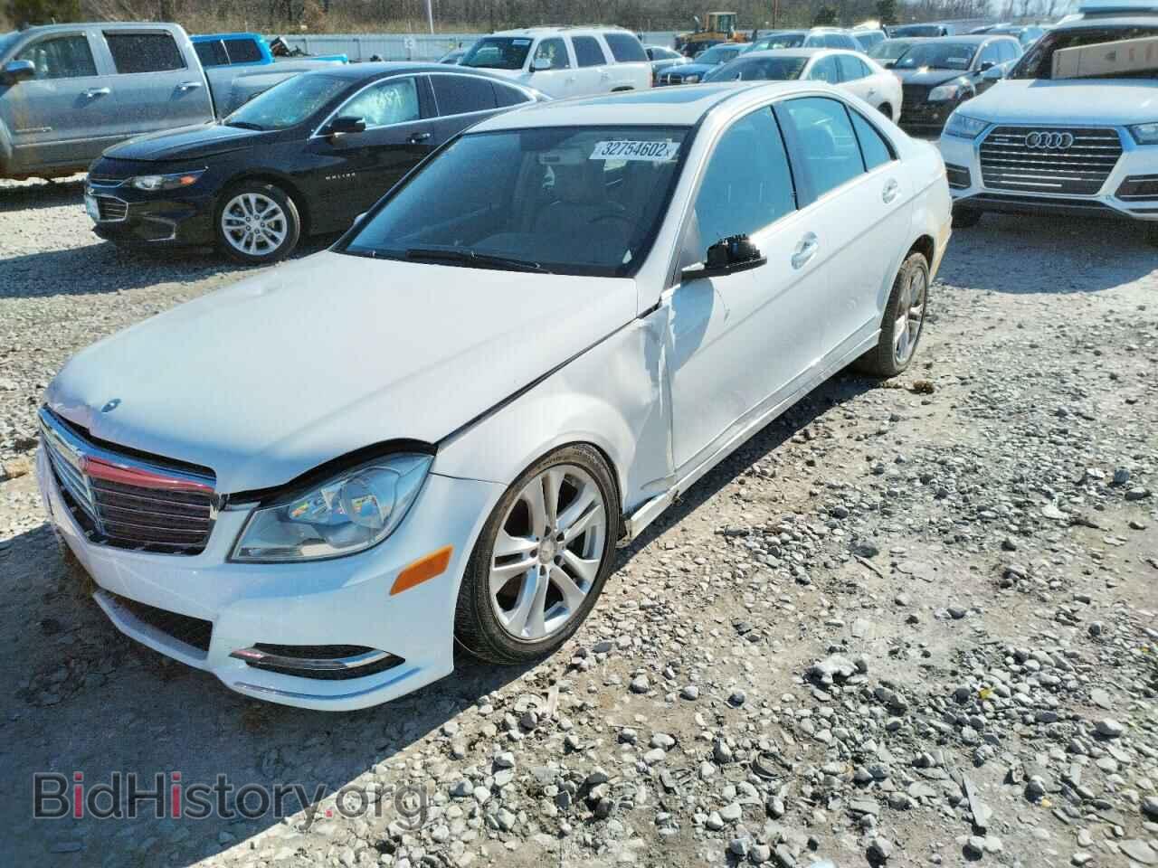 2013 MERCEDES-BENZ C-CLASS - VIN: WDDGF4HB5DA830876 - Фото 2