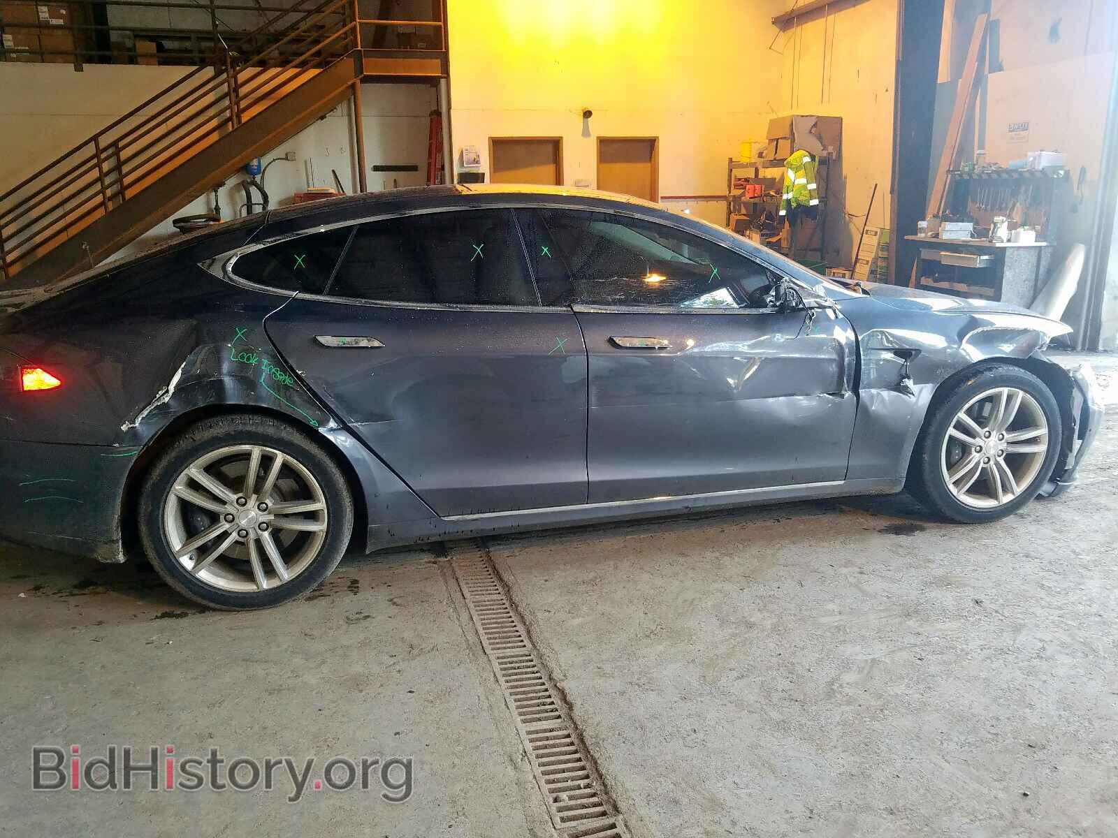 2014 TESLA MODEL S - VIN: 5YJSA1H1XEFP64360 - Фото 9