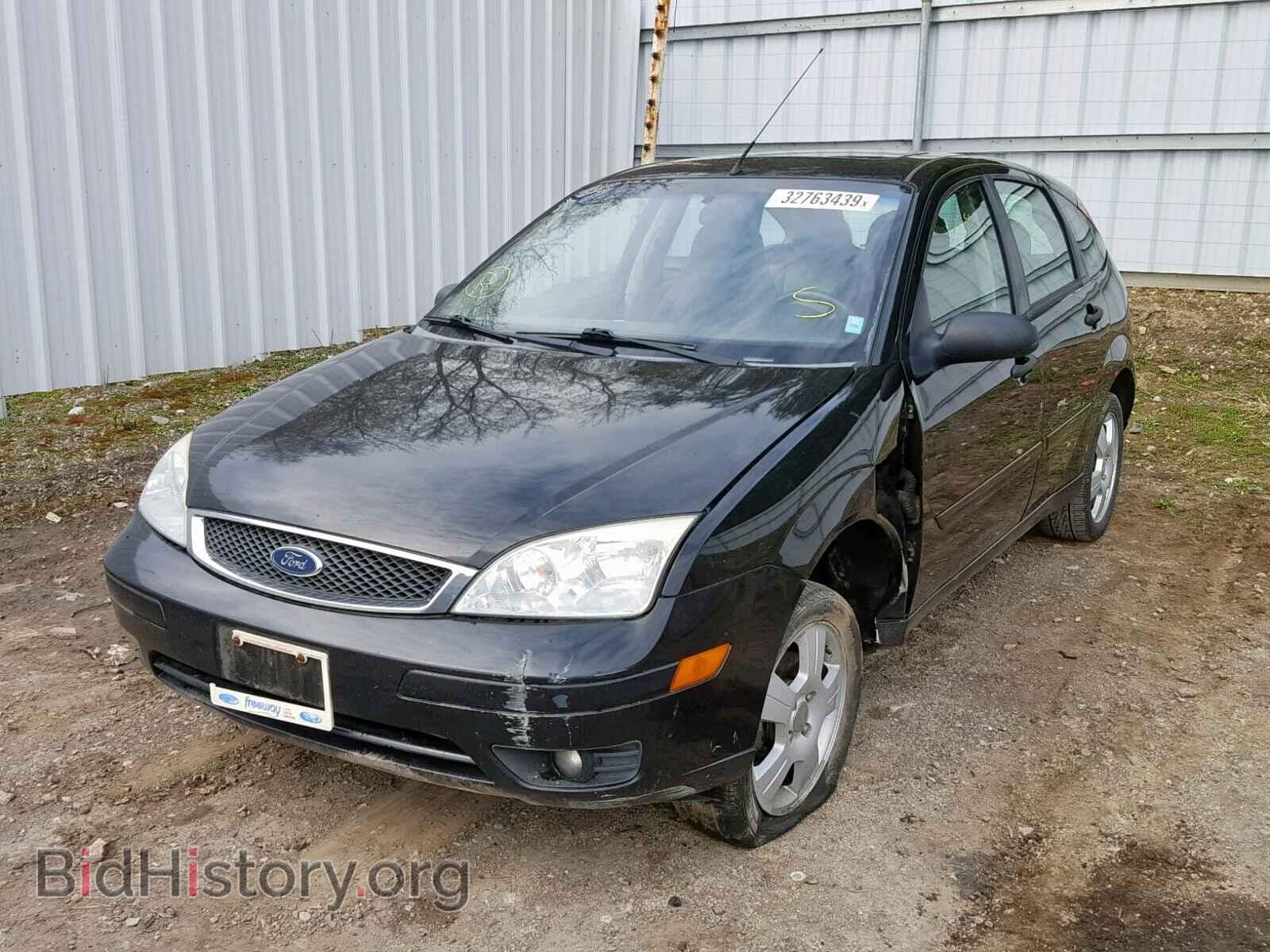 2005 FORD FOCUS - VIN: 3FAFP37NX5R146363 - Фото 2