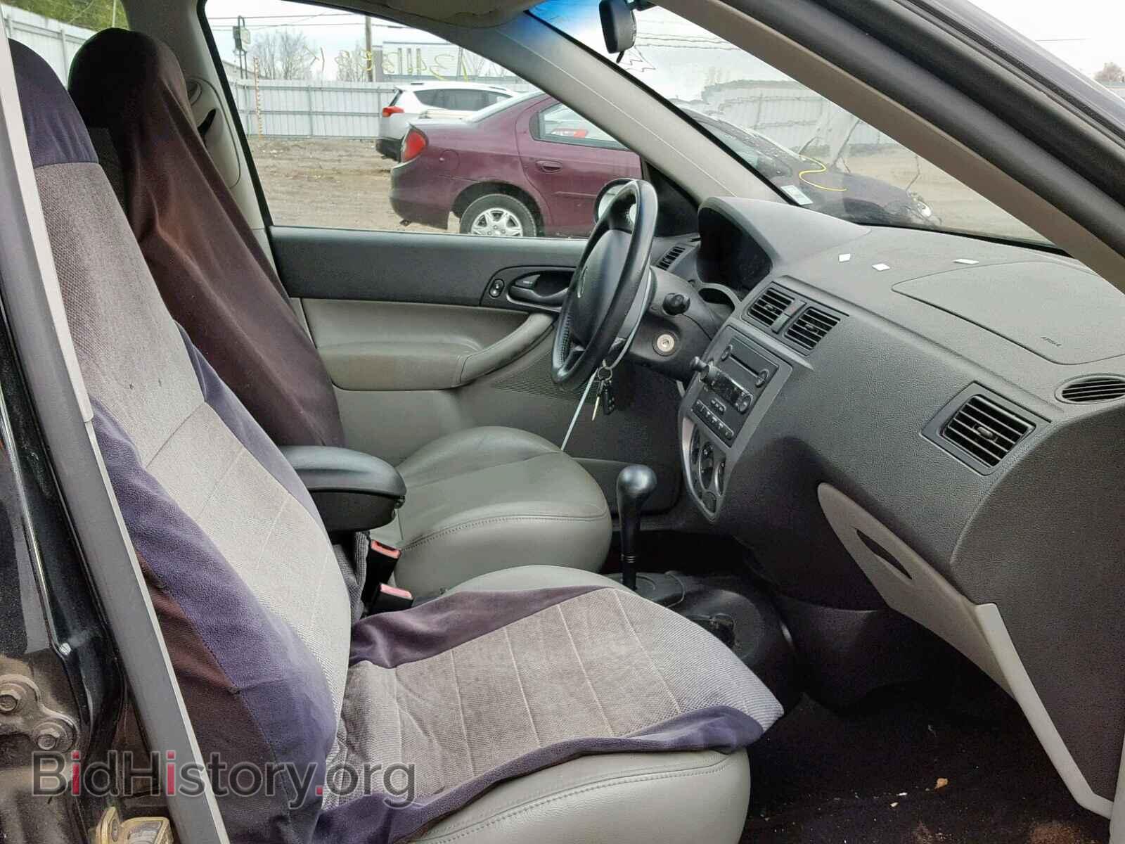 2005 FORD FOCUS - VIN: 3FAFP37NX5R146363 - Фото 5