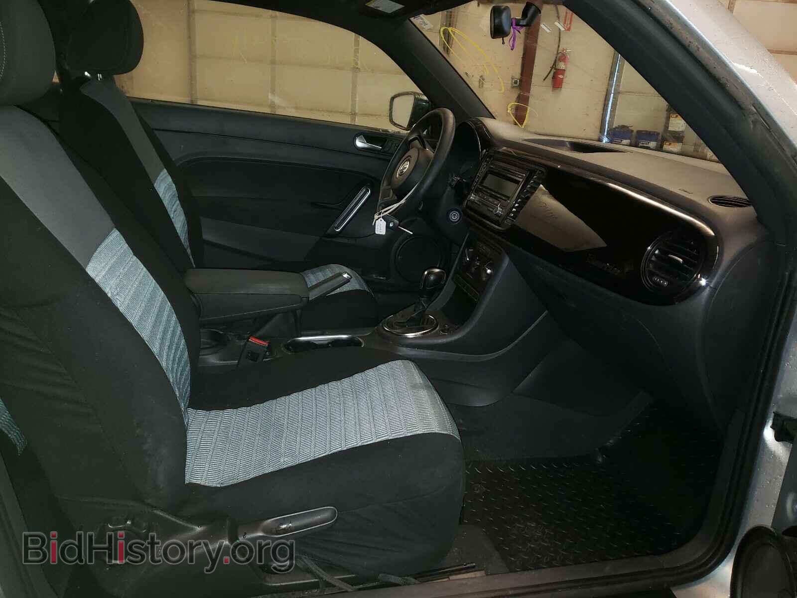 2014 VOLKSWAGEN BEETLE - VIN: 3VWFP7AT5EM623655 - Фото 5