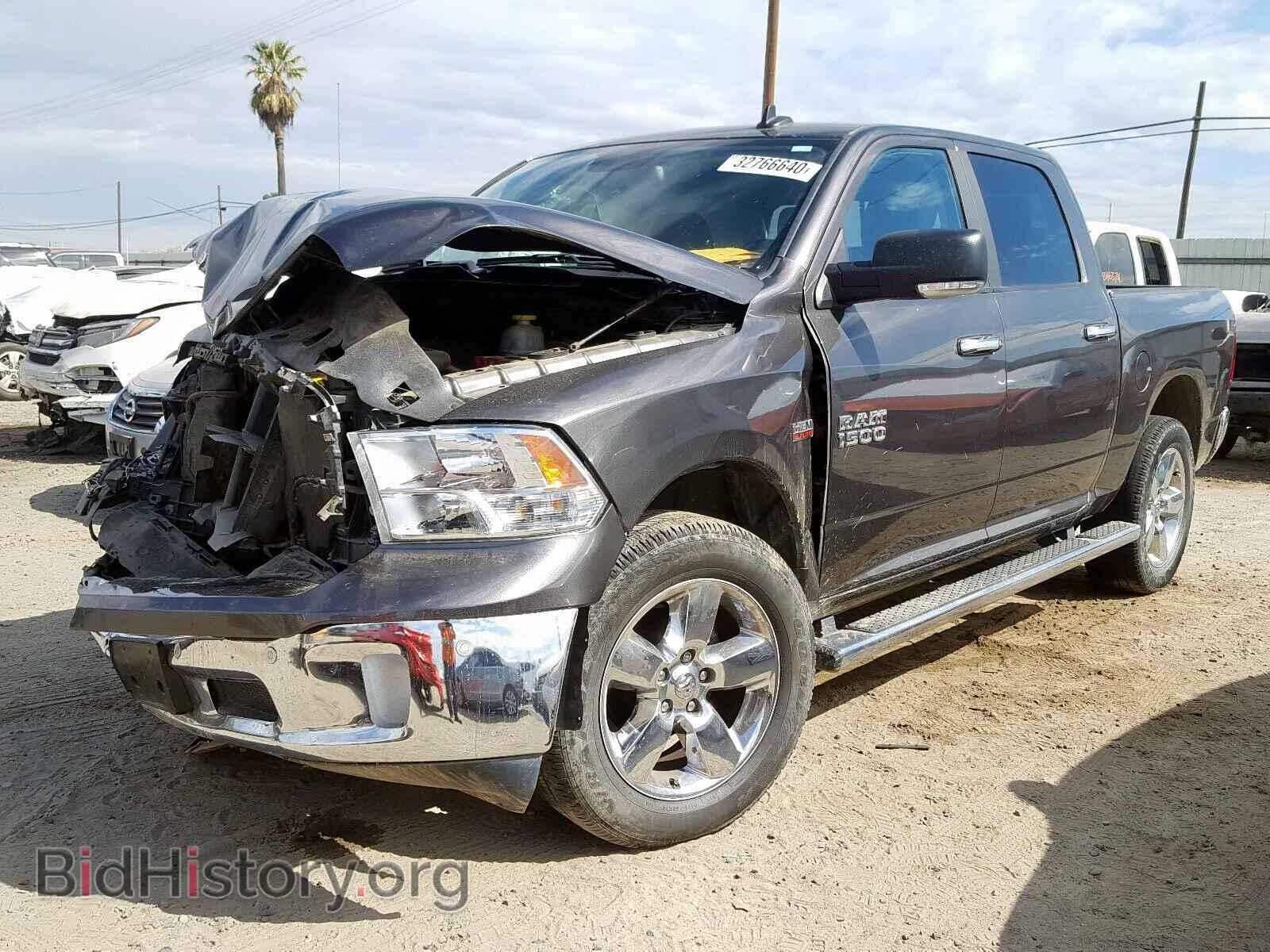 2017 RAM 1500 - VIN: 3C6RR7LT0HG564080 - Фото 2