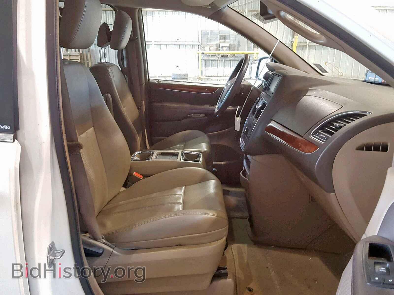 2013 CHRYSLER TOWN & COU - VIN: 2C4RC1BG8DR622825 - Фото 5