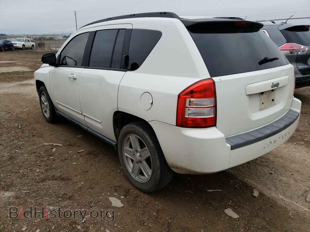 2010 JEEP COMPASS - VIN: 1J4NT4FB3AD558085 - Photo 3
