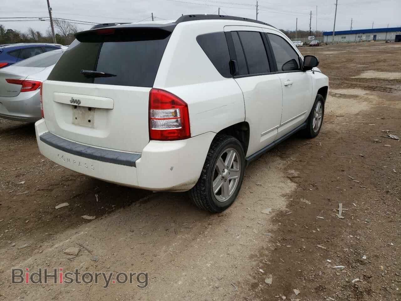 2010 JEEP COMPASS - VIN: 1J4NT4FB3AD558085 - Photo 4