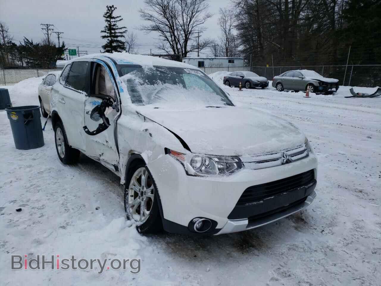 Photo JA4AZ3A35FZ000563 - MITSUBISHI OUTLANDER 2015