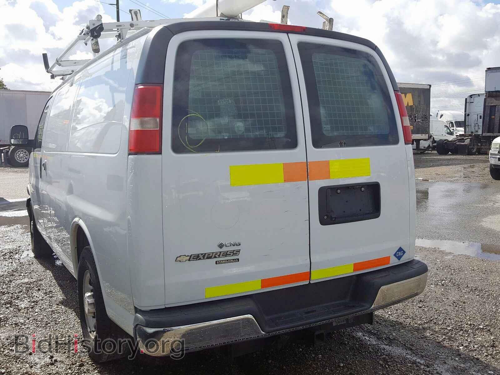 2014 CHEVROLET EXPRESS - VIN: 1GCWGFCBXE1136921 - Photo 3