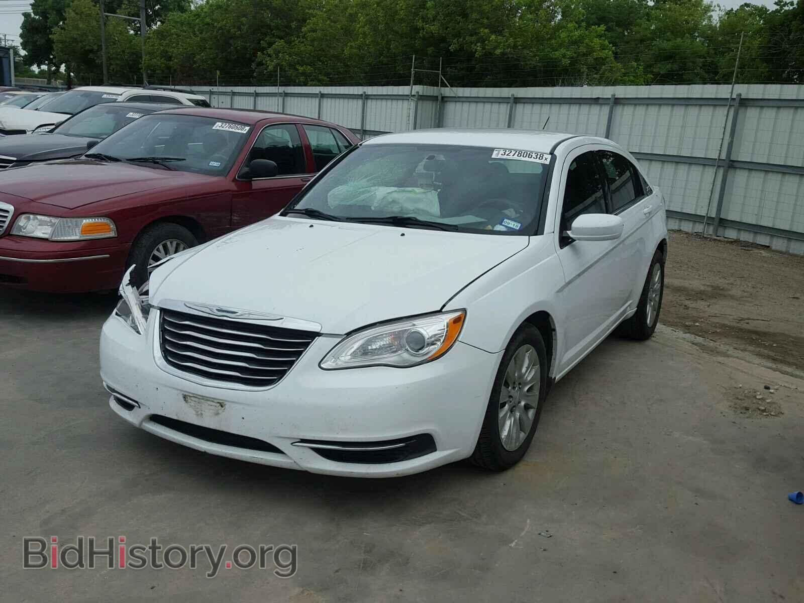2012 CHRYSLER 200 - VIN: 1C3CCBAB8CN281587 - Фото 2