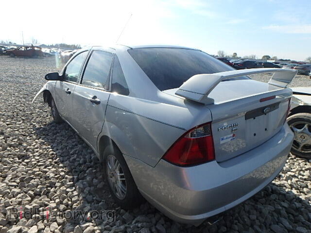 2007 FORD FOCUS - VIN: 1FAFP34N57W277432 - Photo 3