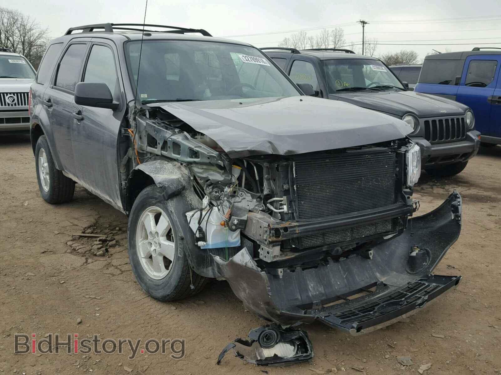 Фотография 1FMCU0DG1BKC17133 - FORD ESCAPE 2011