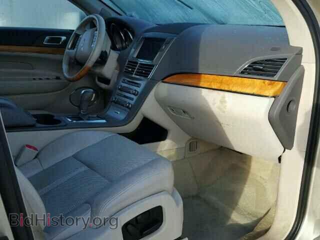 2011 LINCOLN MKT - VIN: 2LMHJ5FR2BBJ54794 - Фото 5