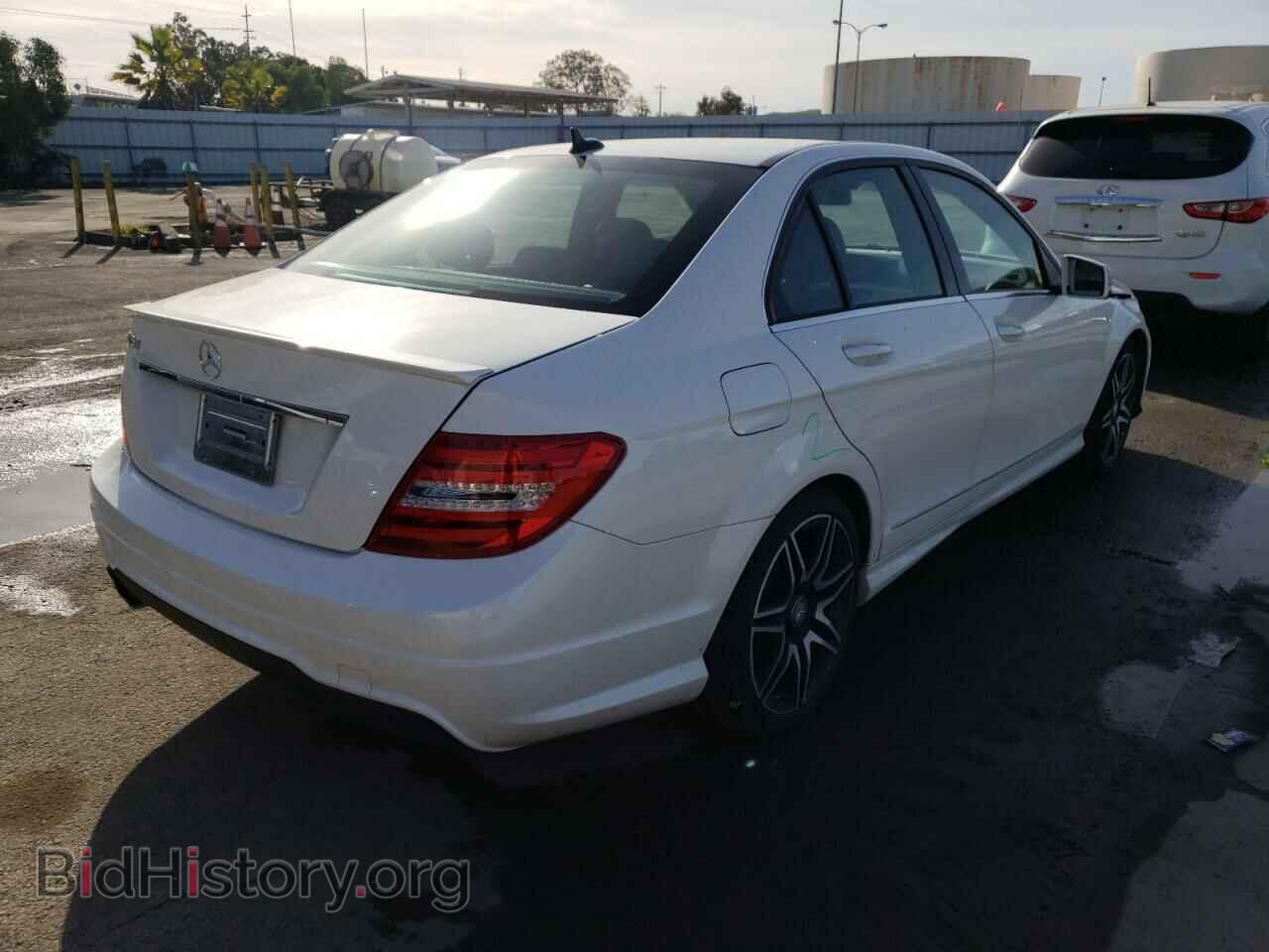 2013 MERCEDES-BENZ C-CLASS - VIN: WDDGF4HB2DR292736 - Фото 4