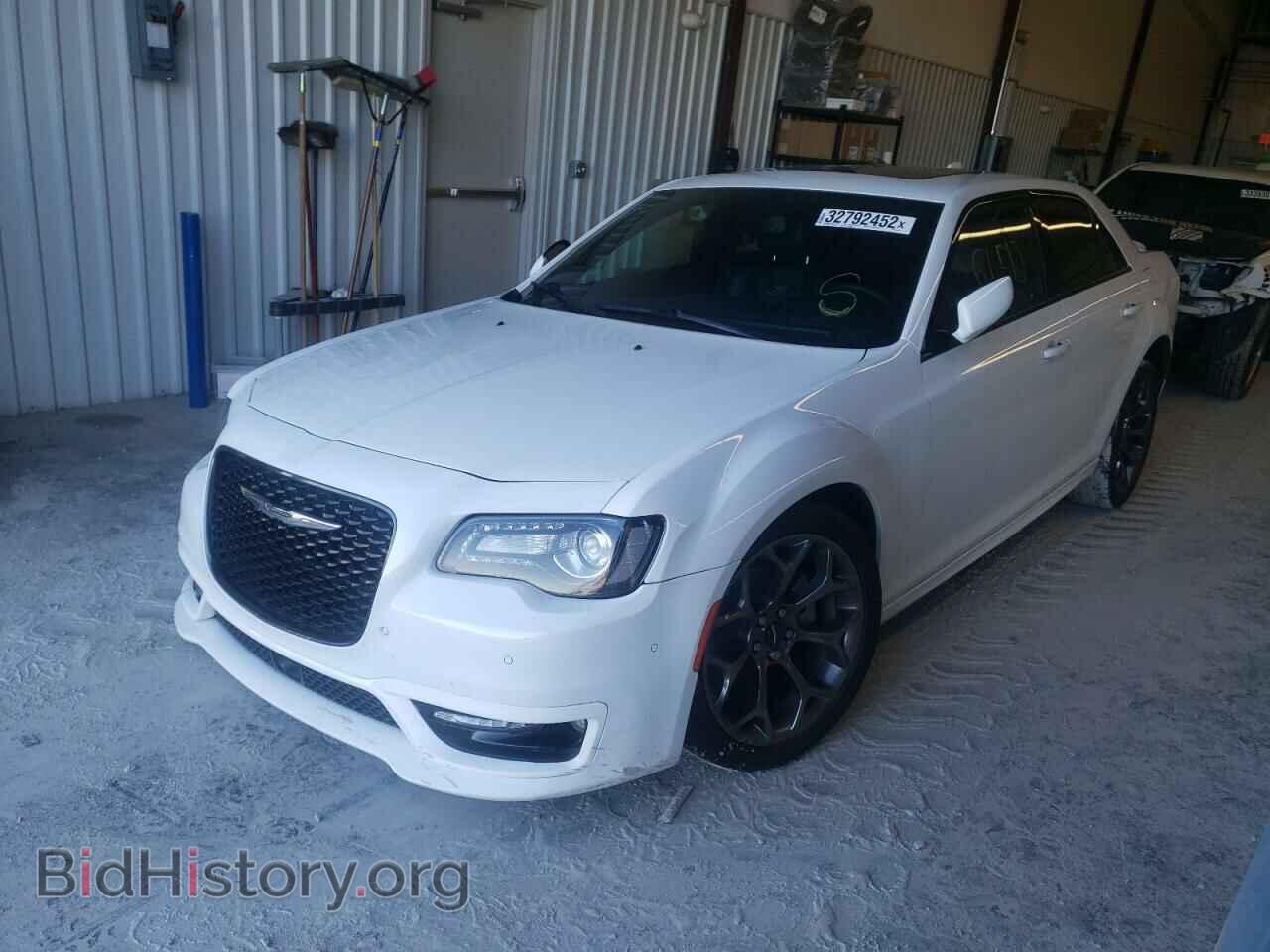 2017 CHRYSLER 300 - VIN: 2C3CCABG0HH577188 - Фото 2