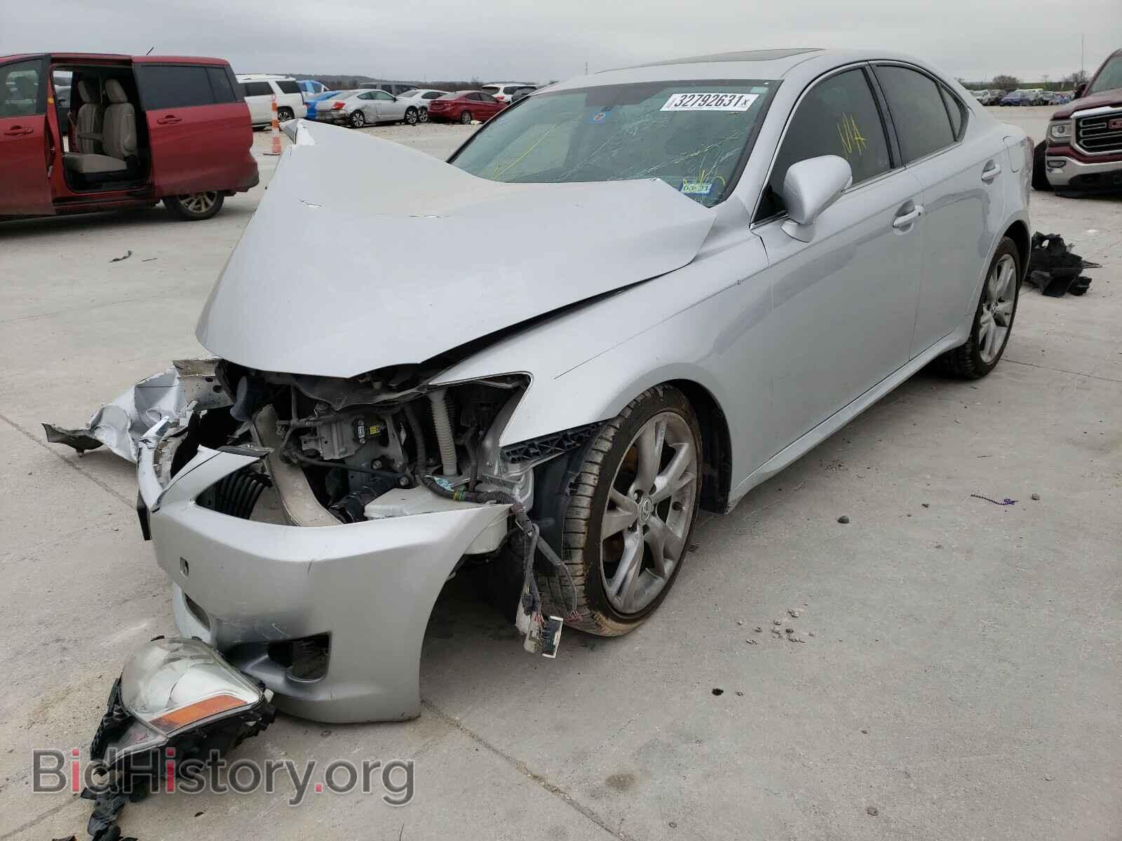 2010 LEXUS IS - VIN: JTHBF5C21A5111189 - Фото 2