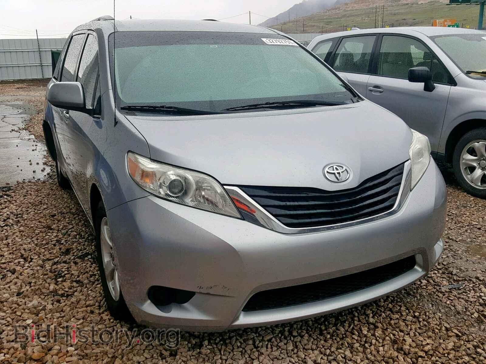 Фотография 5TDKK3DC4CS203130 - TOYOTA SIENNA LE 2012