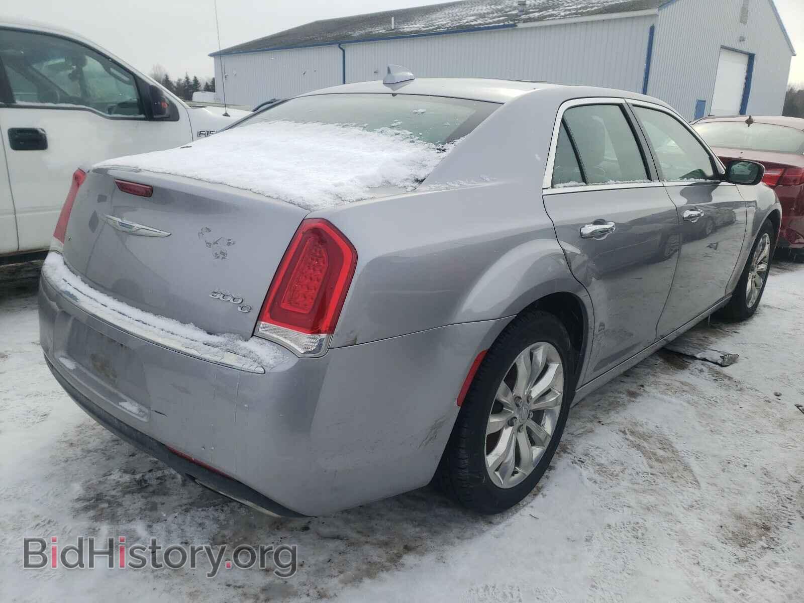 2017 CHRYSLER 300 - VIN: 2C3CCAKG0HH566790 - Фото 4