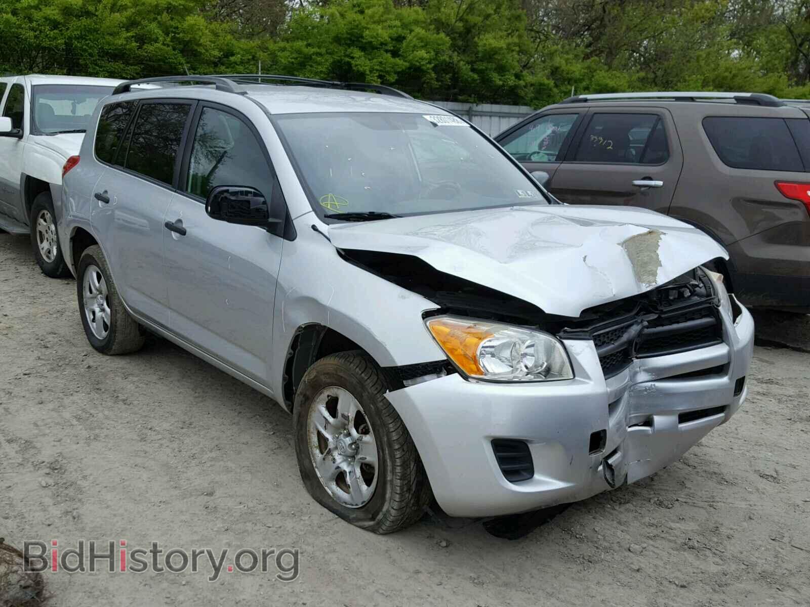 Фотография JTMKF4DV9B5033461 - TOYOTA RAV4 2011