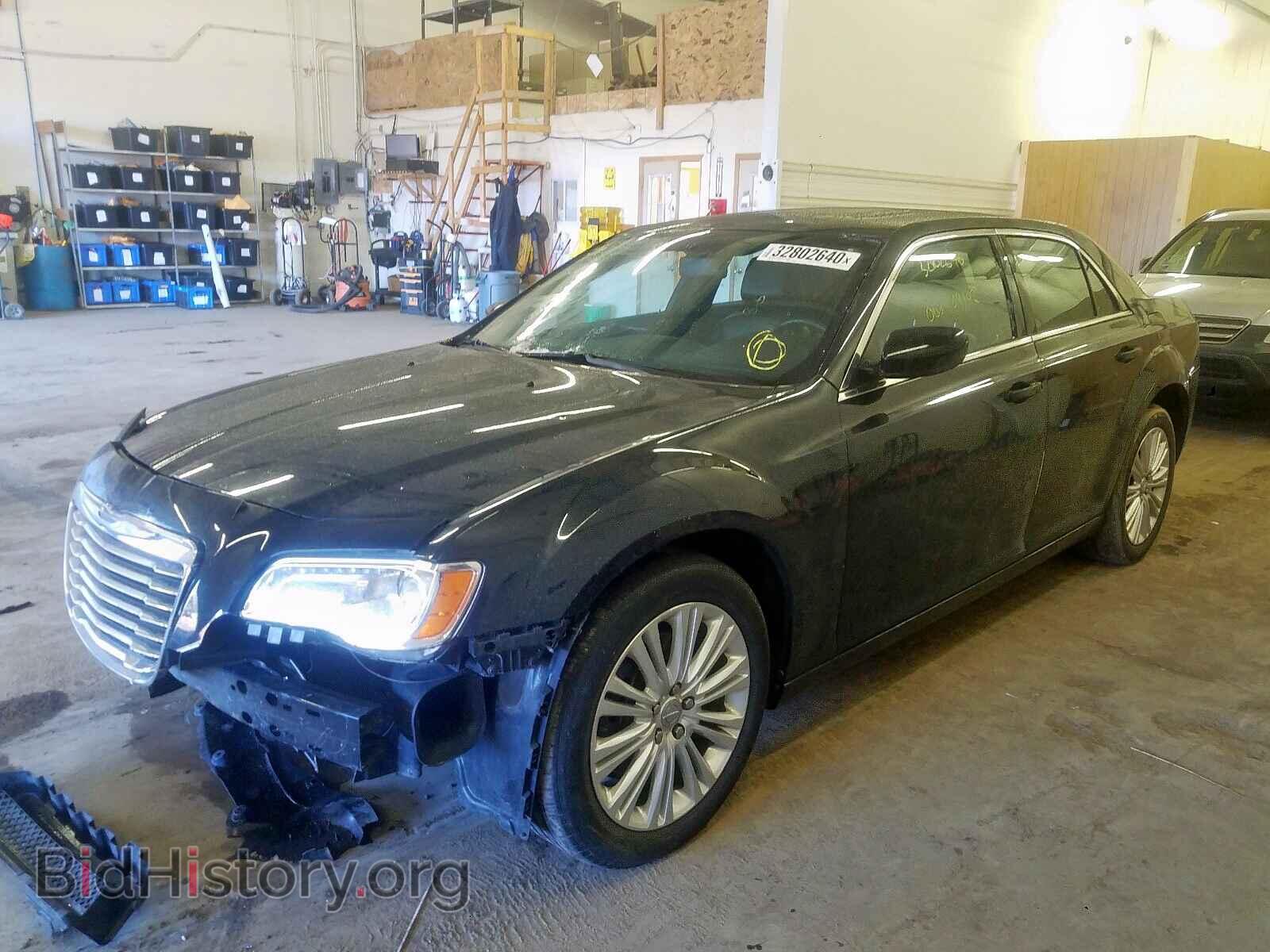 2013 CHRYSLER 300 - VIN: 2C3CCARG3DH592106 - Фото 2