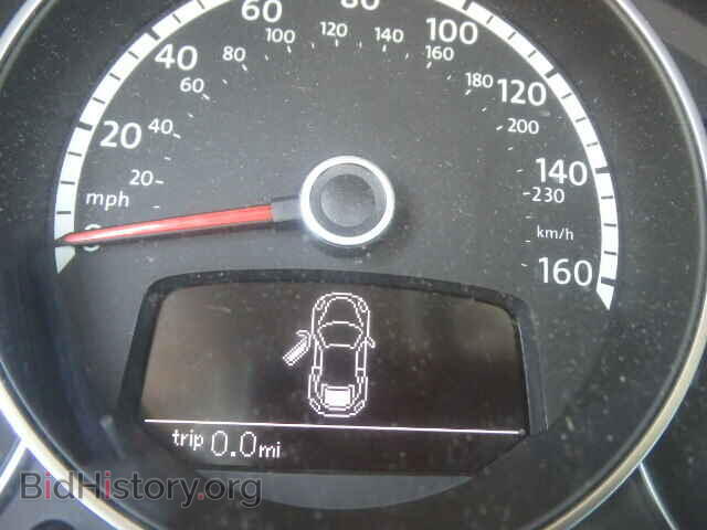 2014 VOLKSWAGEN BEETLE - VIN: 3VWJ17AT8EM646231 - Фото 8