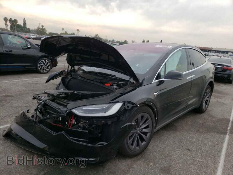 2018 Tesla MODEL X (VIN 5YJXCBE20JF106608) — фото 2 из 10