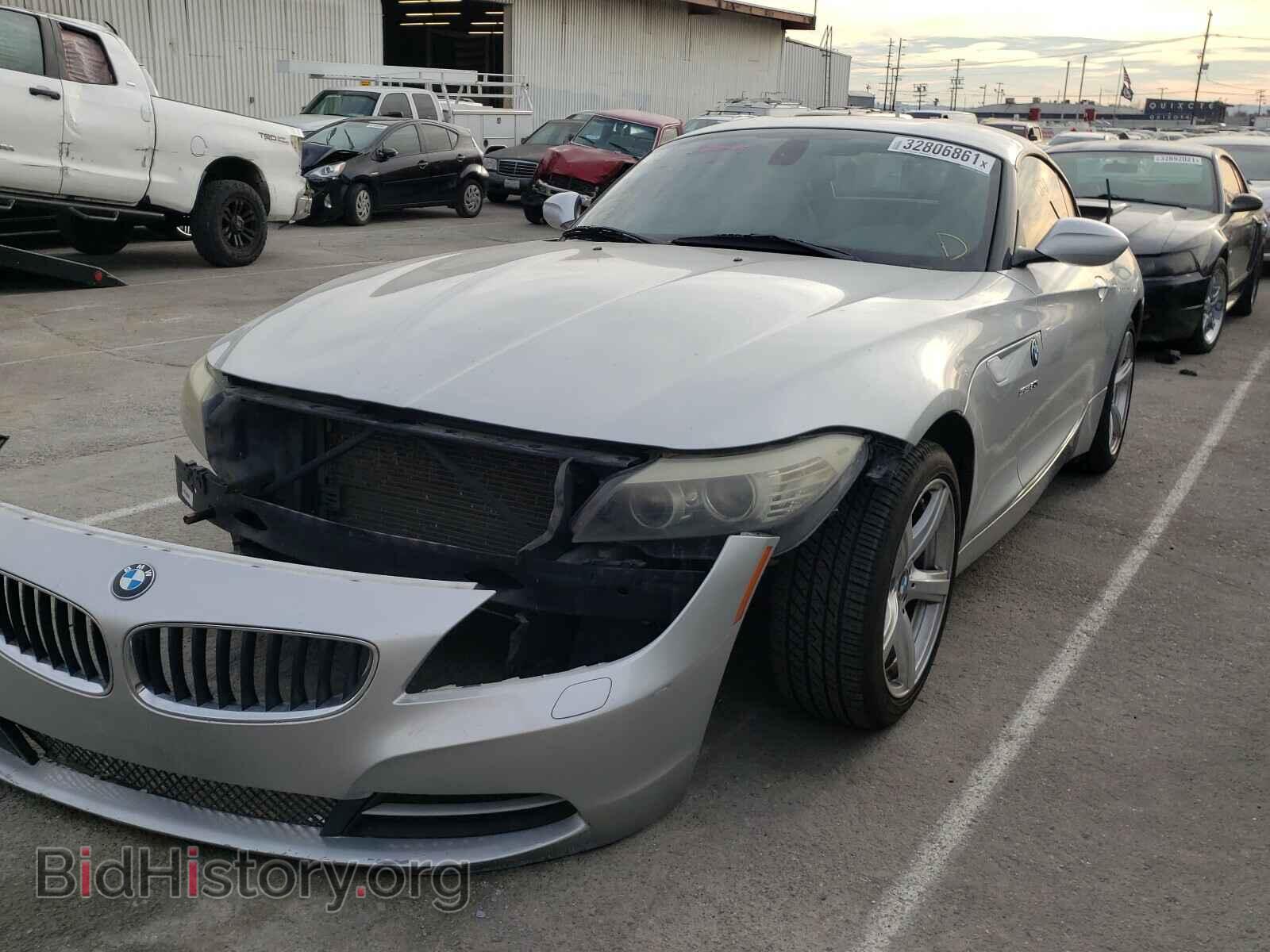 2009 BMW Z4 - VIN: WBALM53579E161299 - Фото 2