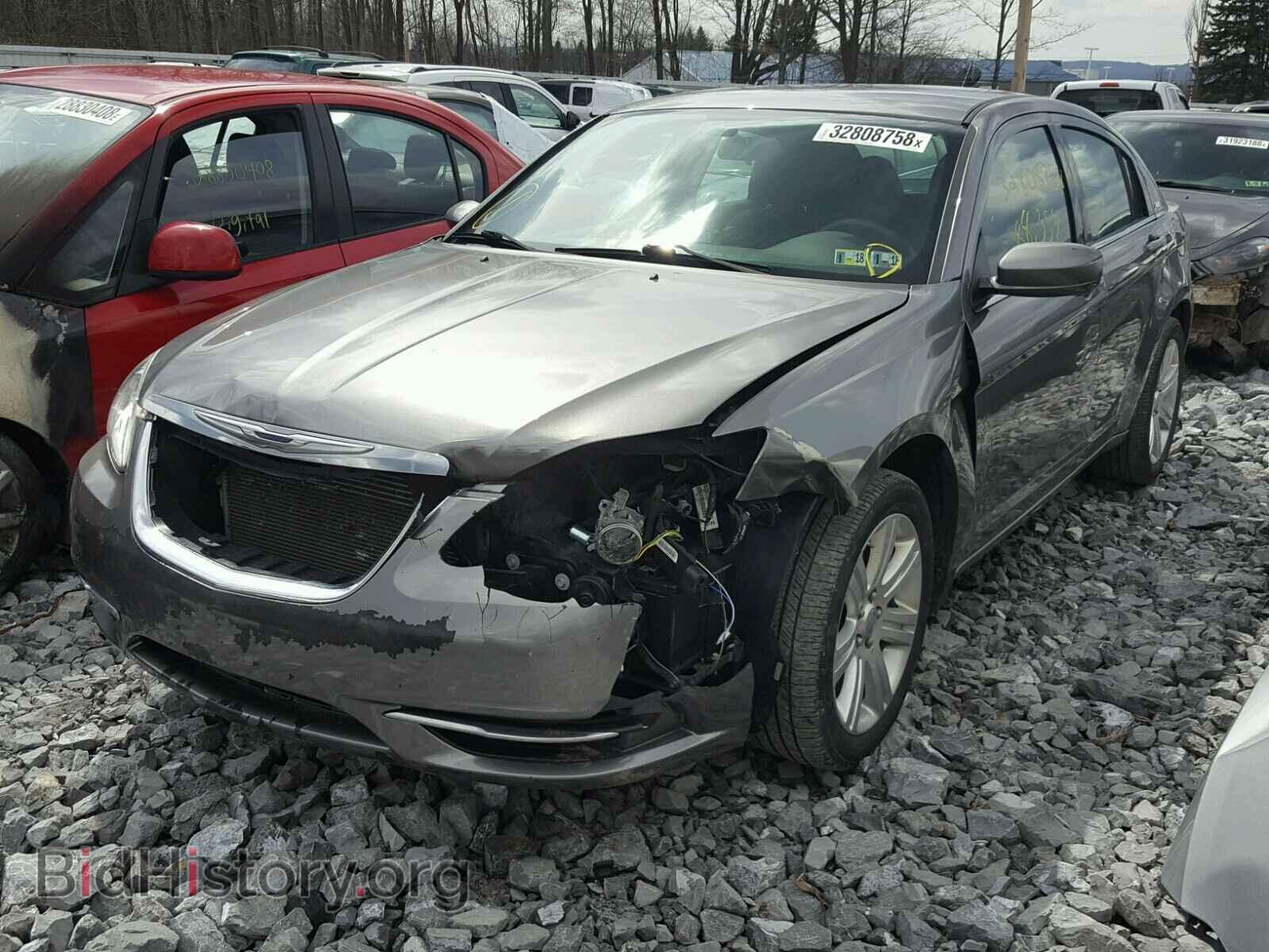 2013 CHRYSLER 200 - VIN: 1C3CCBAB0DN761267 - Фото 2