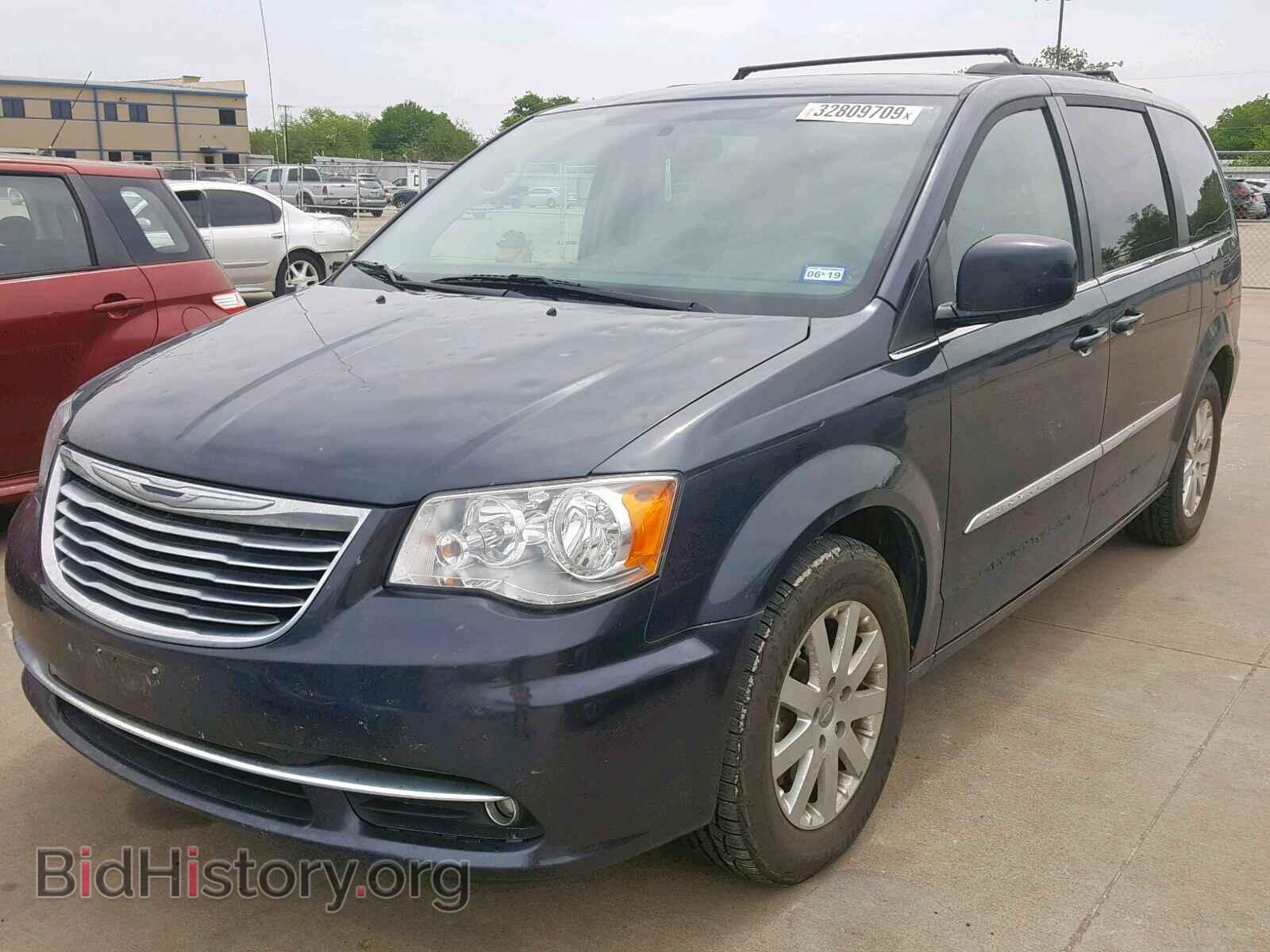 2014 CHRYSLER TOWN & COU - VIN: 2C4RC1BG0ER444426 - Фото 2