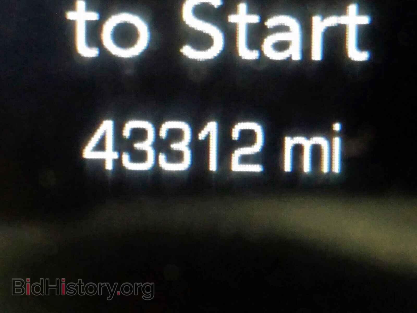 2017 CHRYSLER 300 - VIN: 2C3CCABG2HH616055 - Фото 8