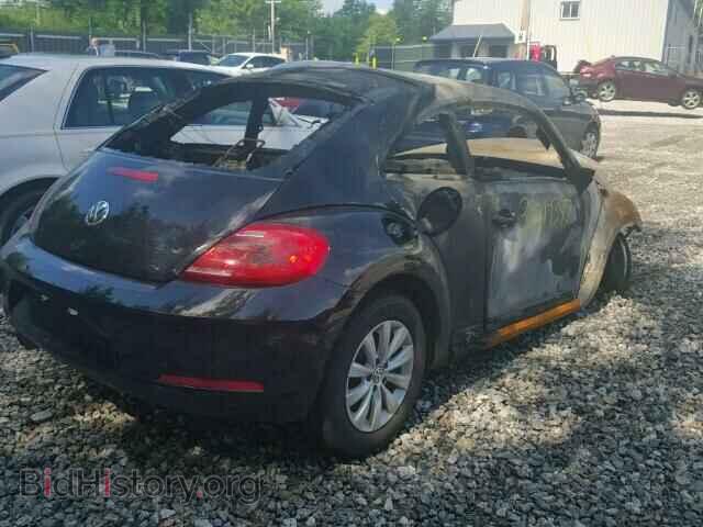 2013 VOLKSWAGEN BEETLE - VIN: 3VWFP7AT7DM688540 - Фото 4