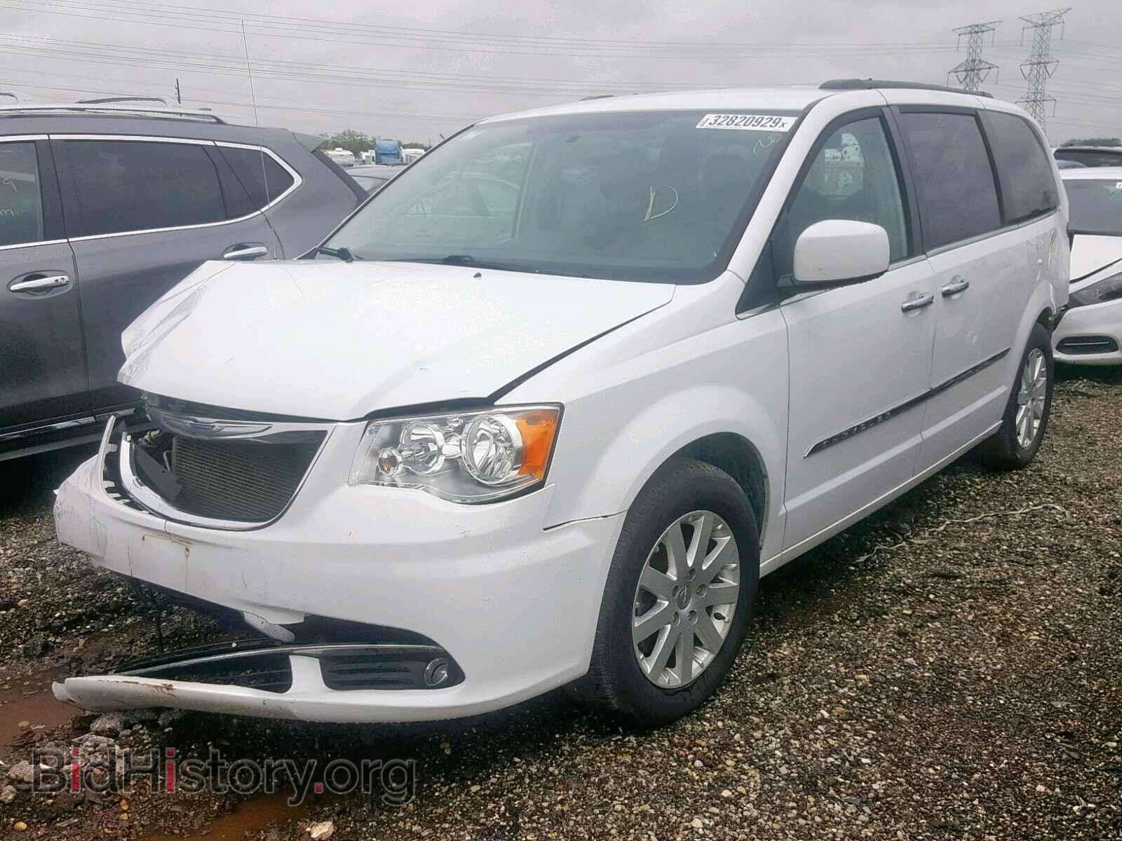 2015 CHRYSLER TOWN & COU - VIN: 2C4RC1BG5FR526475 - Фото 2