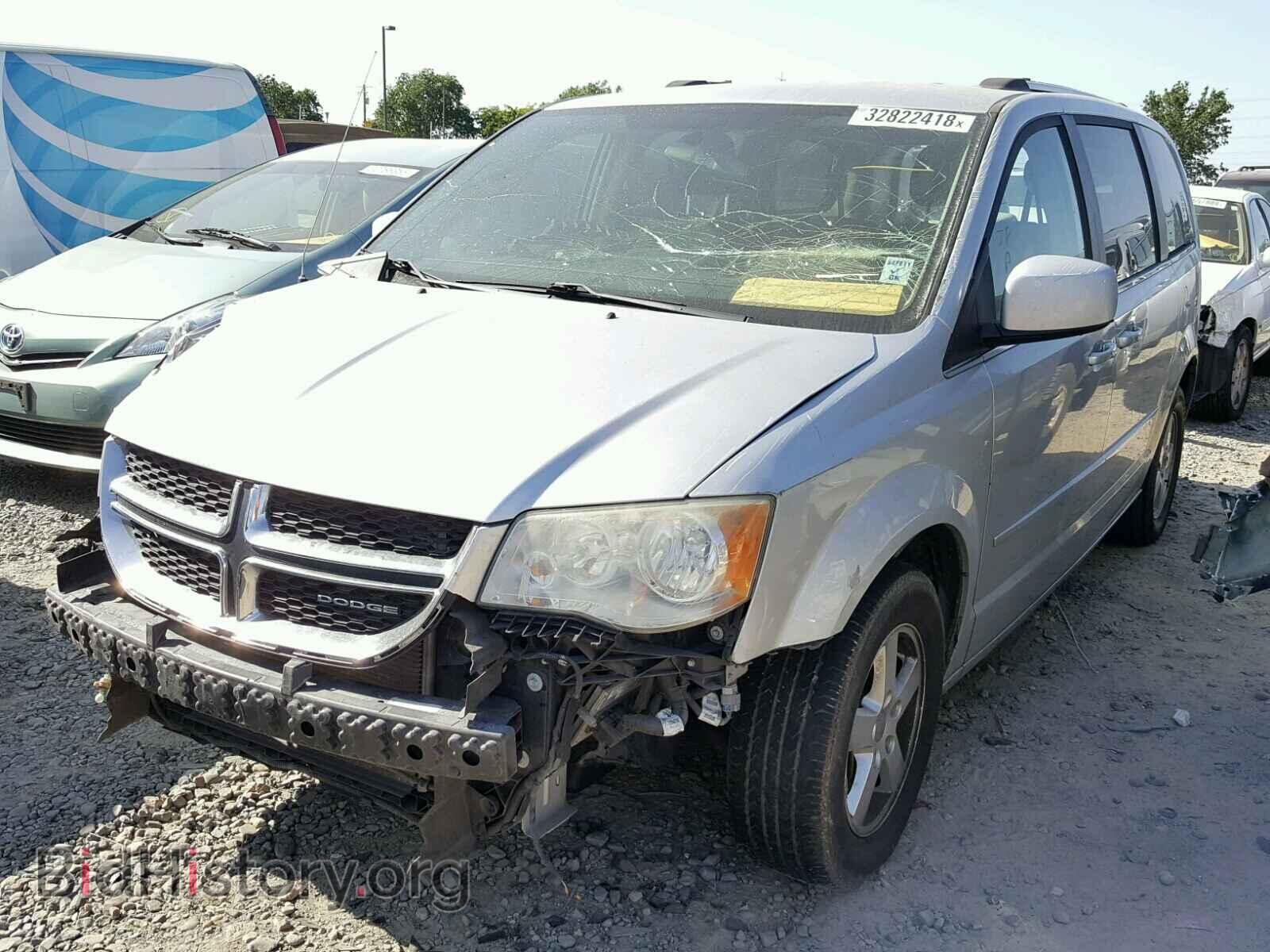 2011 DODGE CARAVAN - VIN: 2D4RN5DG4BR661393 - Фото 2