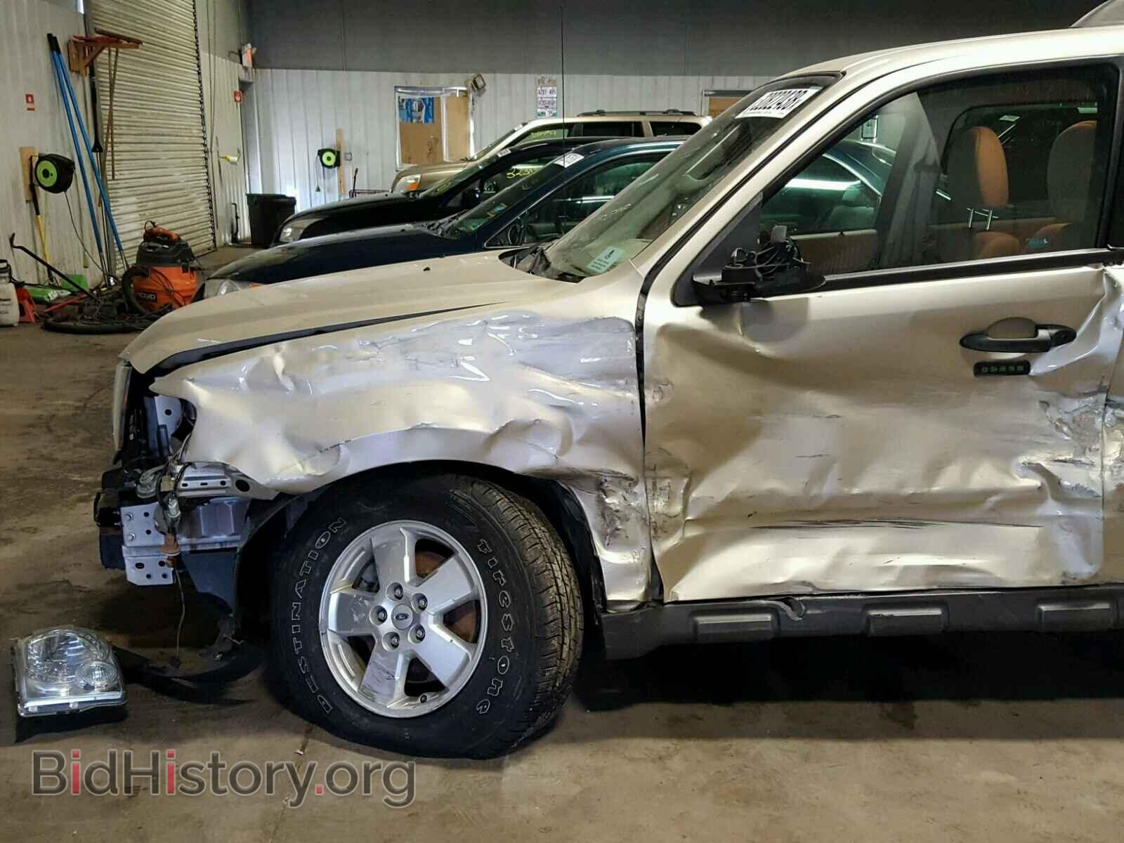 2011 FORD ESCAPE - VIN: 1FMCU9DG7BKB20488 - Фото 9
