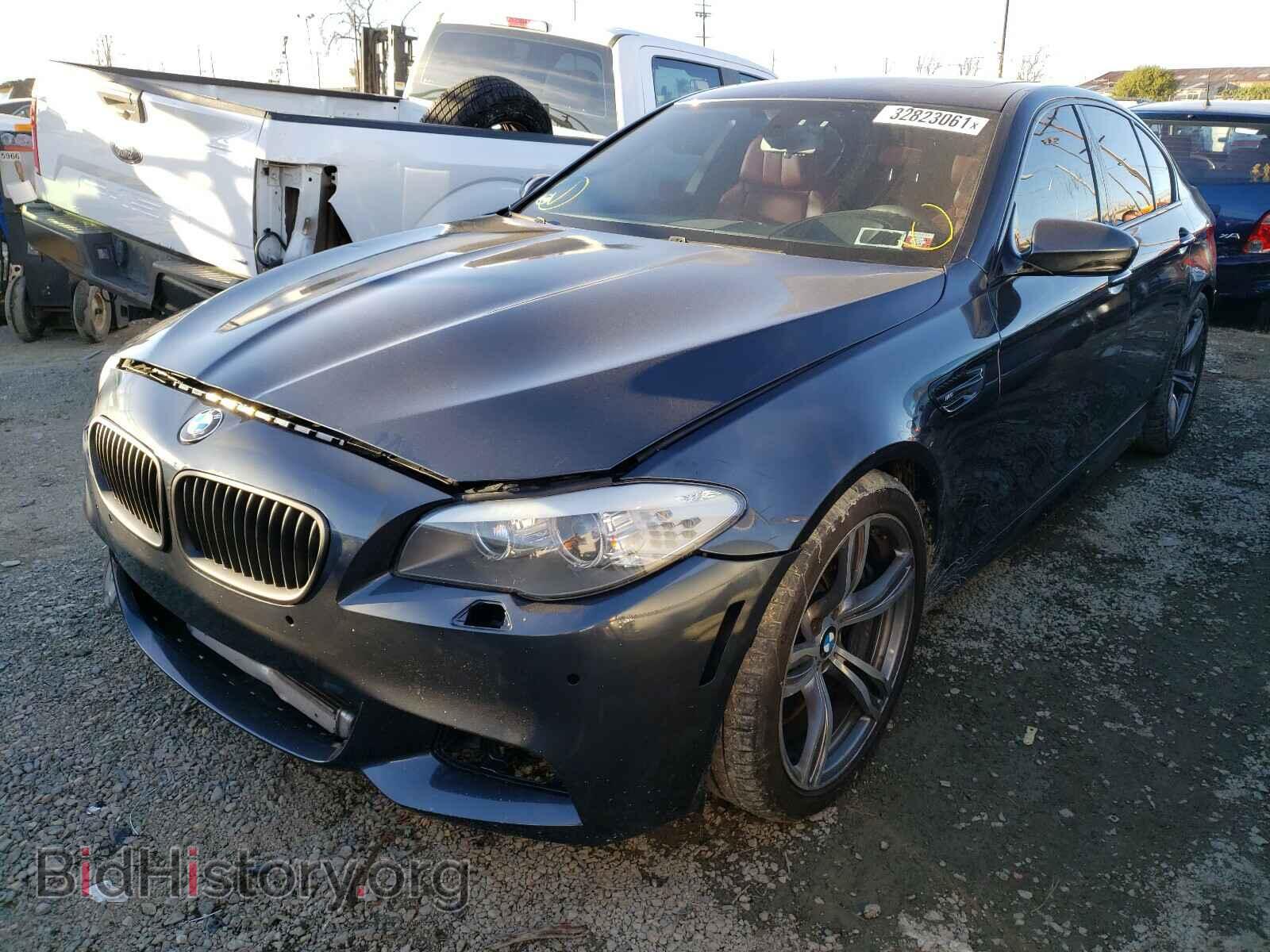 2013 BMW M5 - VIN: WBSFV9C50DC773359 - Фото 2