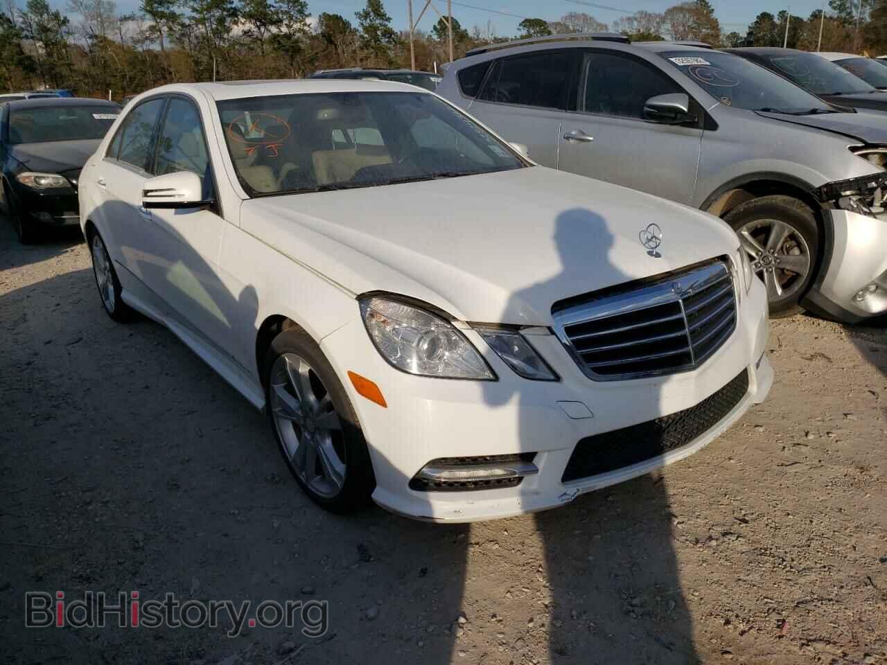 Photo WDDHF8JB3DA678358 - MERCEDES-BENZ E-CLASS 2013