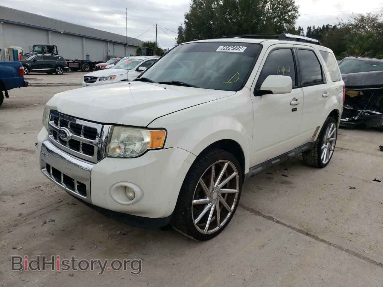 2011 FORD ESCAPE - VIN: 1FMCU0E79BKA19320 - Фото 2