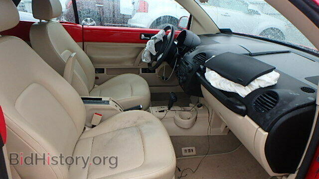2004 VOLKSWAGEN BEETLE - VIN: 3VWCM21Y44M302067 - Фото 5