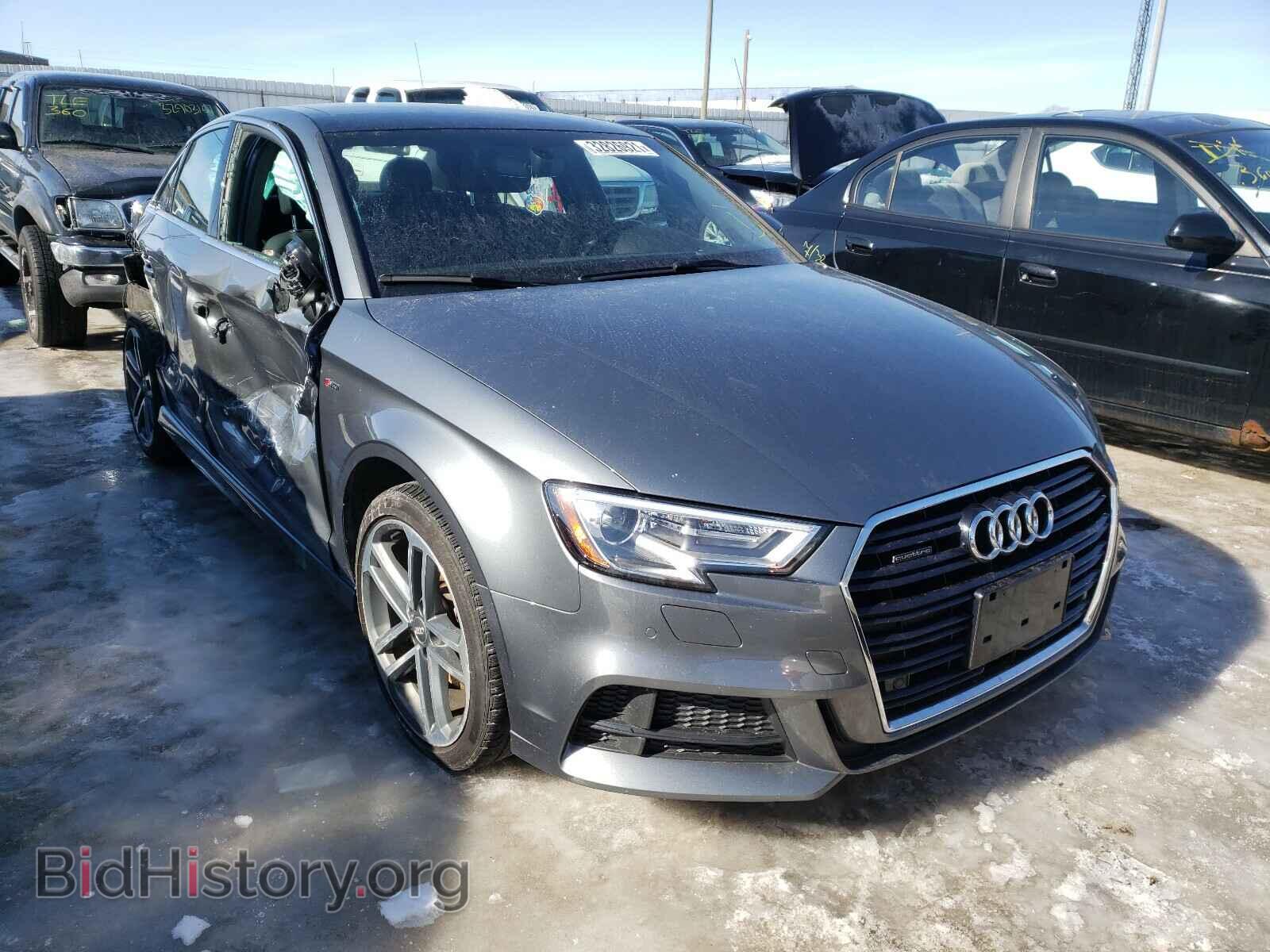 Фотография WAUJ8GFF8H1029122 - AUDI A3 2017