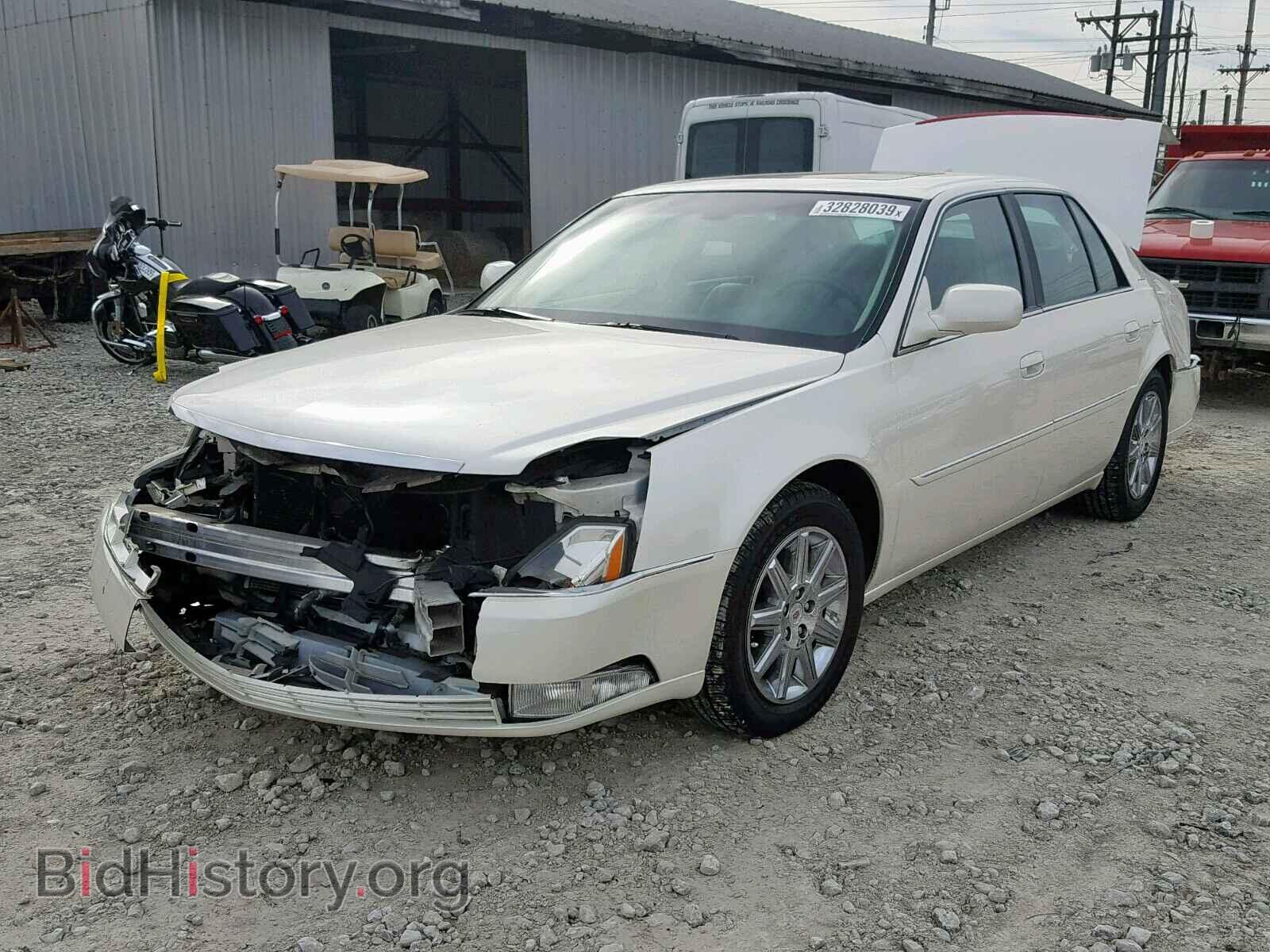 2011 CADILLAC DTS - VIN: 1G6KH5E61BU114079 - Фото 2