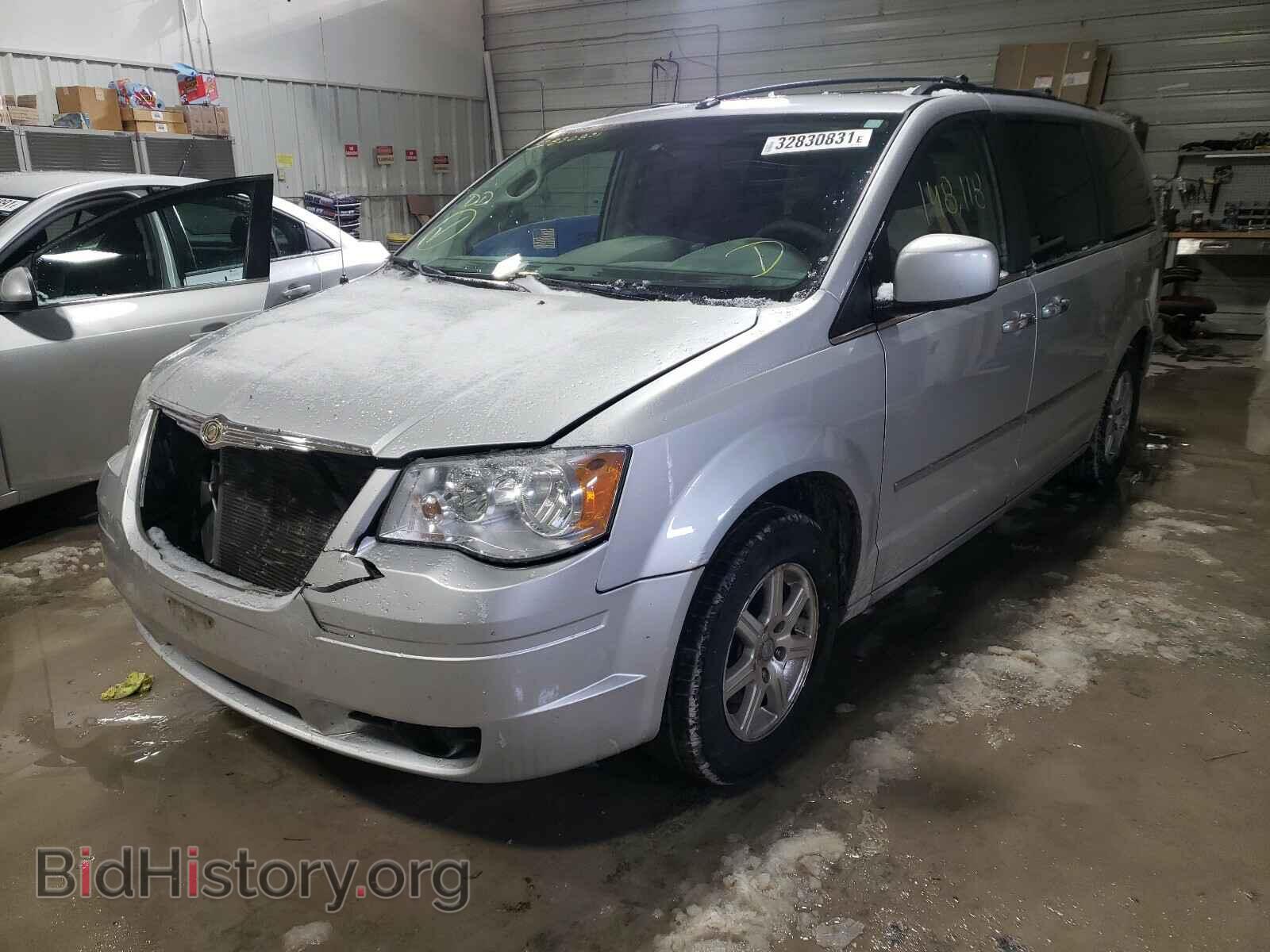2009 CHRYSLER MINIVAN - VIN: 2A8HR54139R567484 - Фото 2