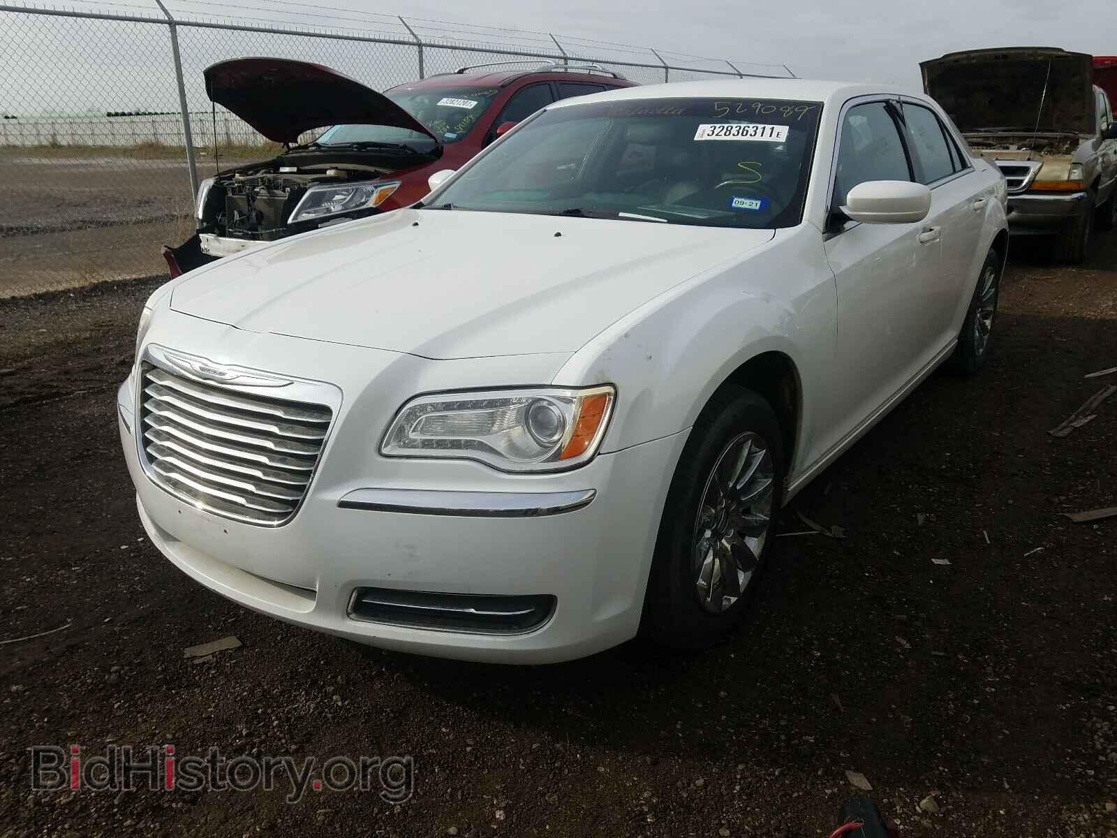 2011 CHRYSLER 300 - VIN: 2C3CA4CG4BH529089 - Фото 2
