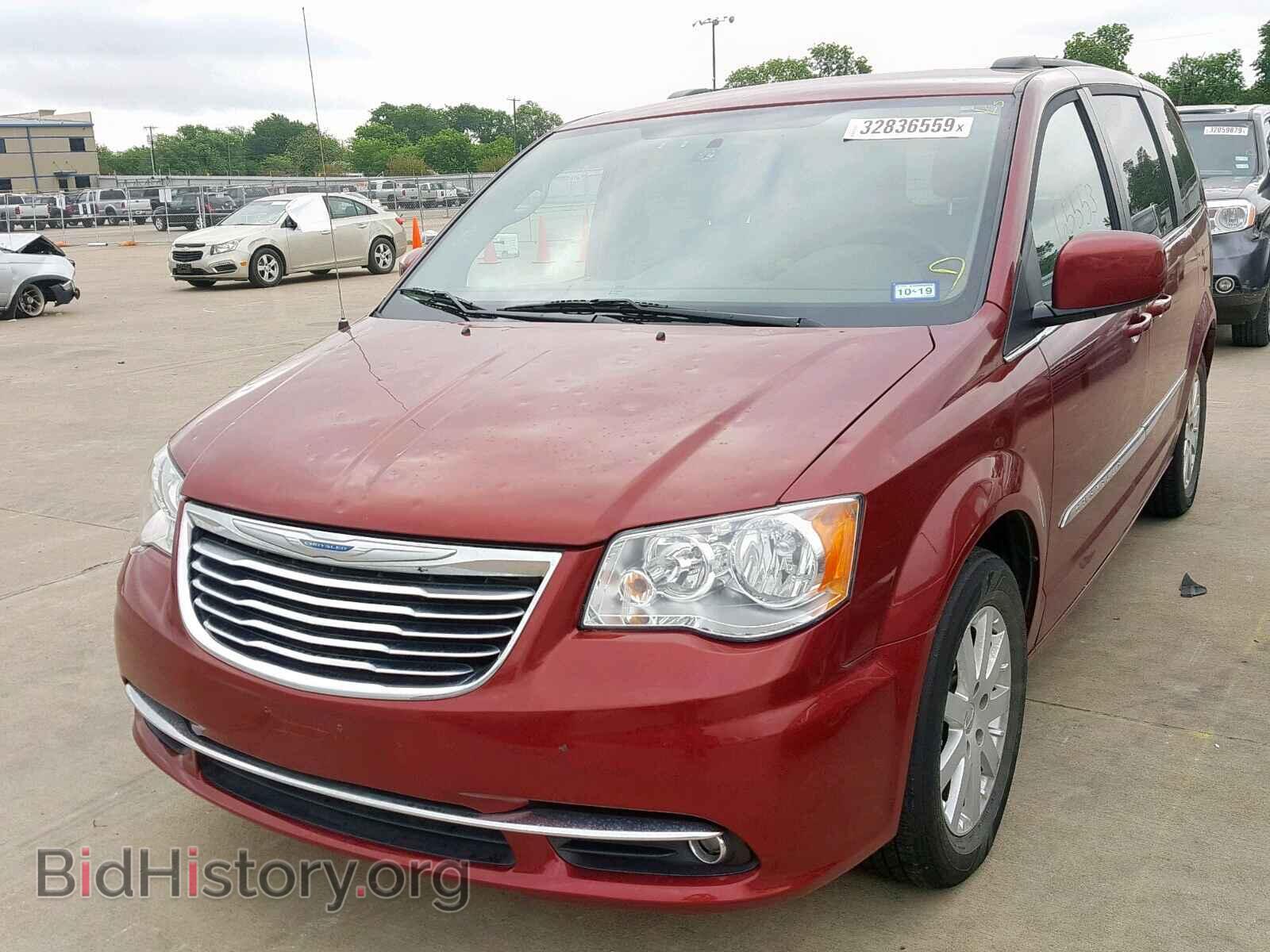 2015 CHRYSLER TOWN & COU - VIN: 2C4RC1BG2FR589940 - Фото 2