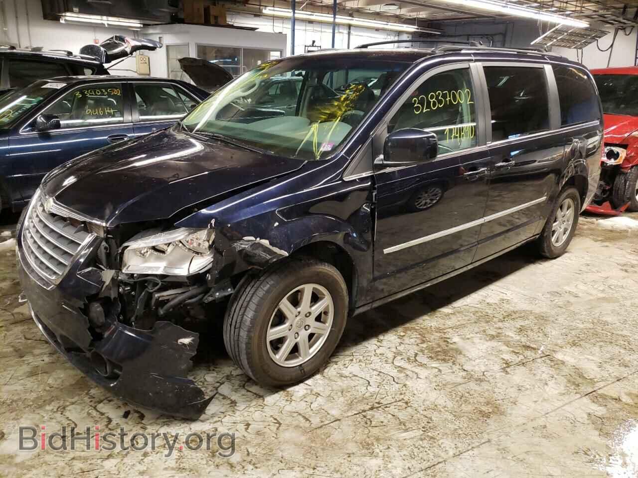 2010 CHRYSLER MINIVAN - VIN: 2A4RR5D1XAR141057 - Фото 2