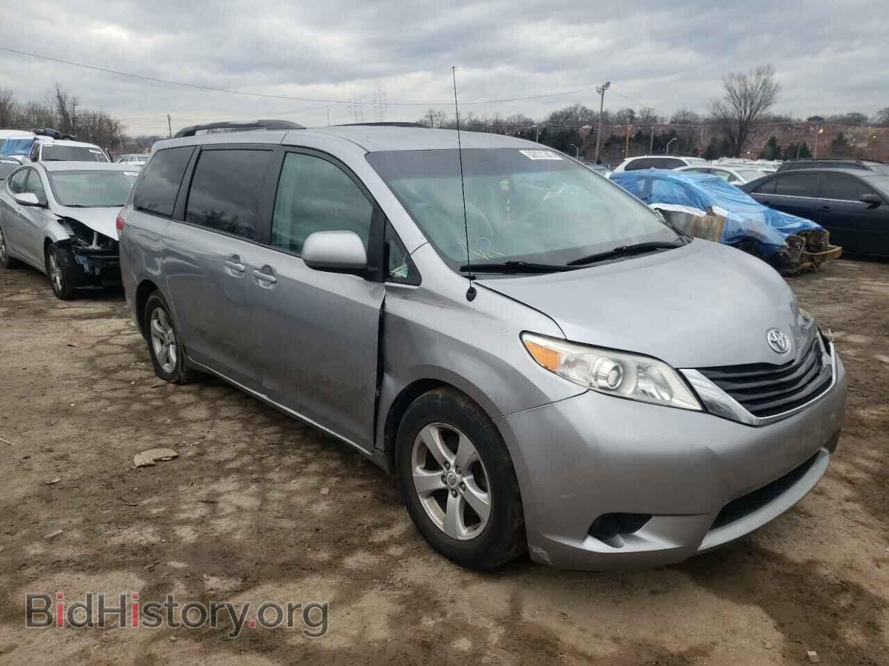 Фотография 5TDKK3DCXBS150836 - TOYOTA SIENNA 2011