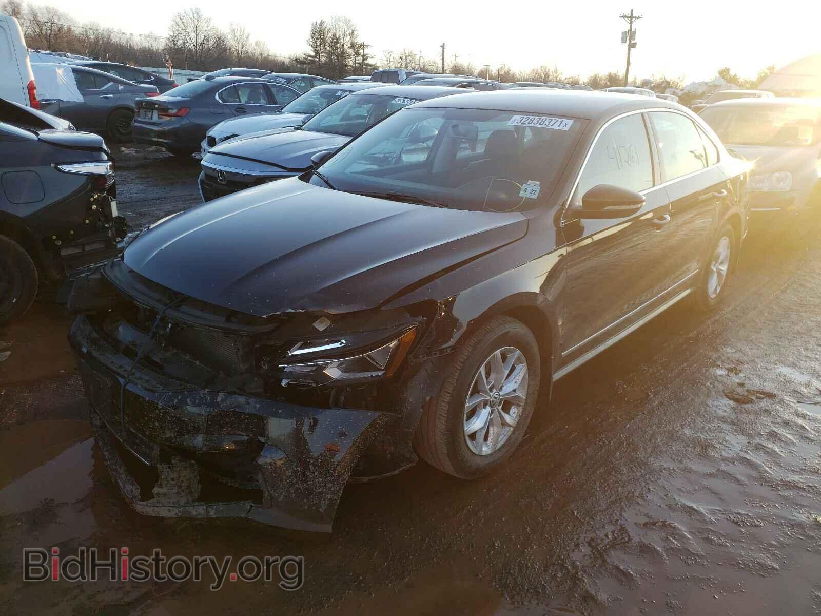 2017 VOLKSWAGEN PASSAT - VIN: 1VWAT7A32HC074721 - Фото 2