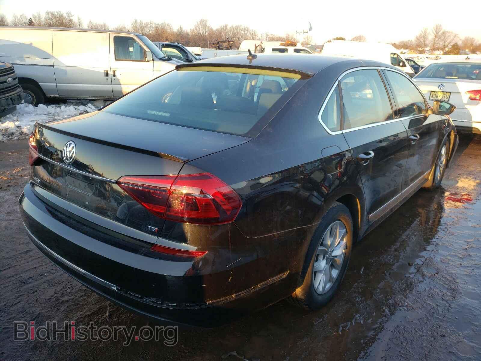 2017 VOLKSWAGEN PASSAT - VIN: 1VWAT7A32HC074721 - Фото 4