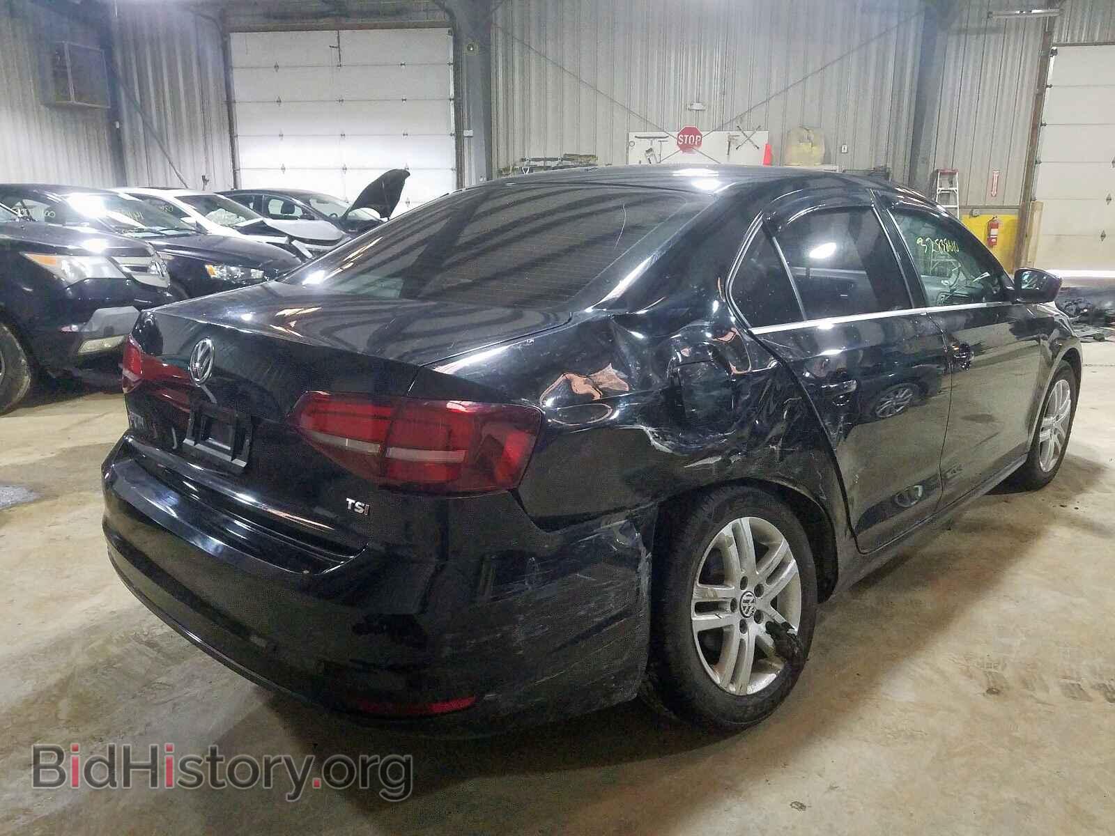 2017 VOLKSWAGEN JETTA - VIN: 3VW2B7AJ2HM204145 - Photo 4
