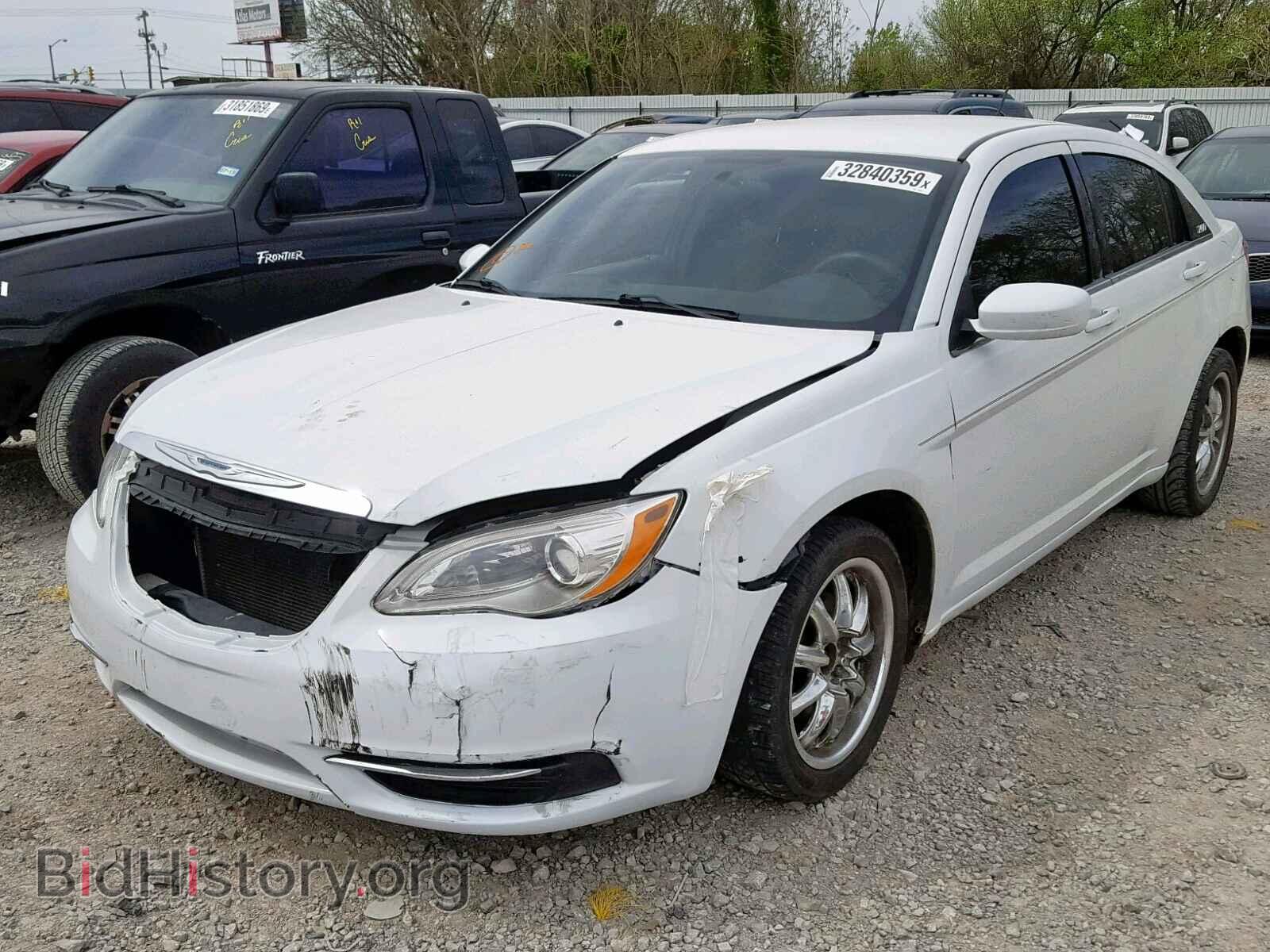 2012 CHRYSLER 200 - VIN: 1C3CCBAB8CN164057 - Фото 2