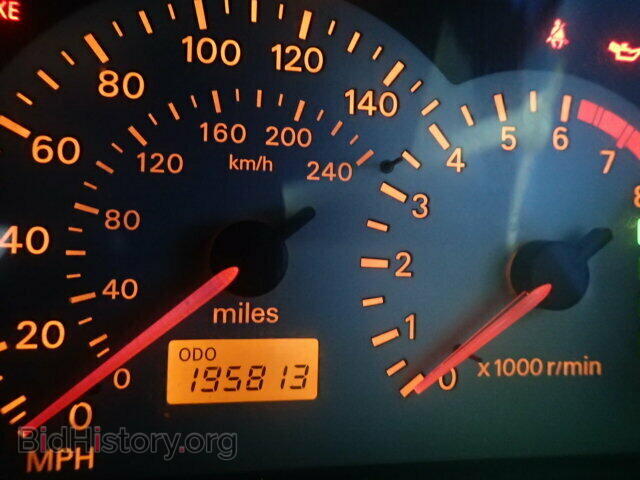 2000 MITSUBISHI ECLIPSE - VIN: 4A3AC84L3YE025985 - Photo 8