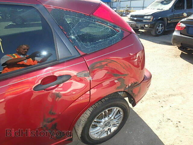 2005 FORD FOCUS - VIN: 3FAFP37N95R134592 - Фото 9