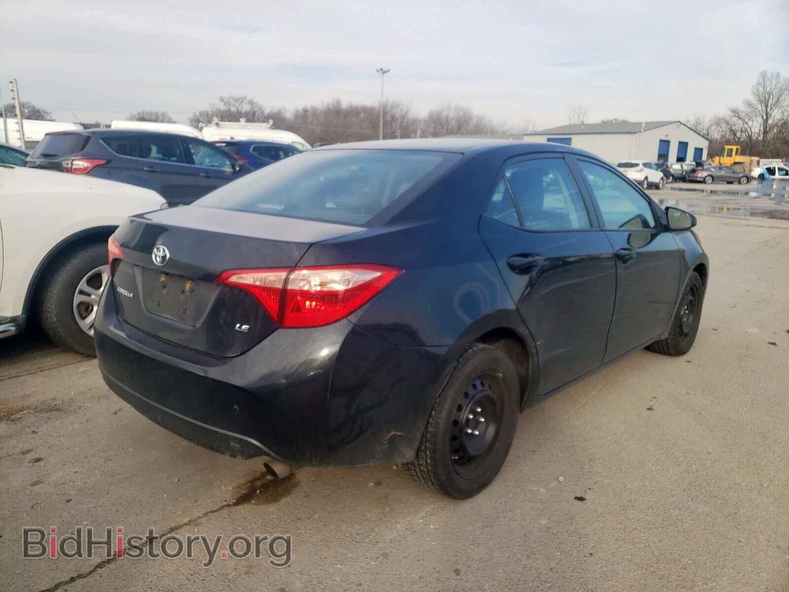 2018 TOYOTA COROLLA - VIN: 2T1BURHEXJC108926 - Фото 4